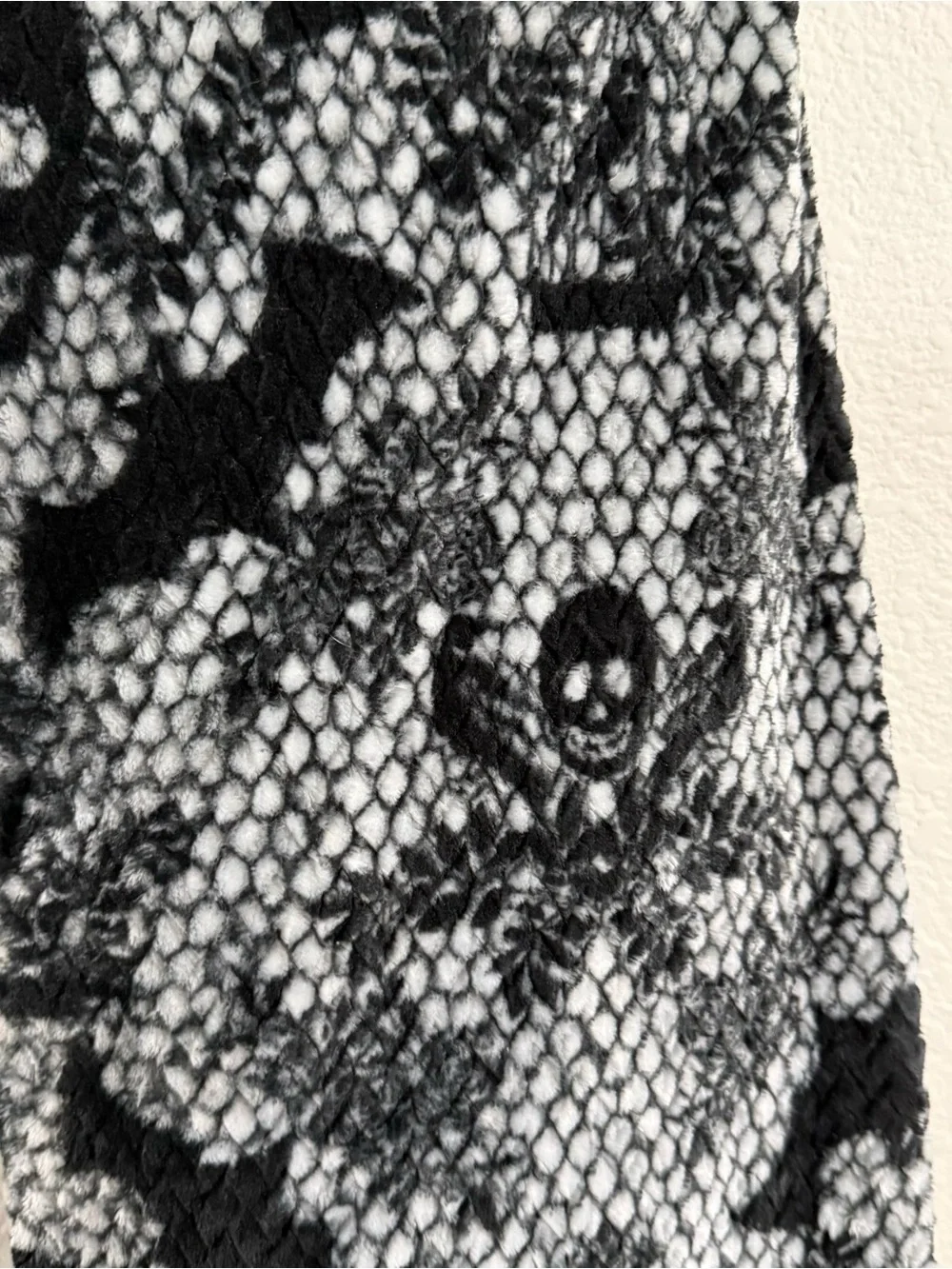 Damask skull bats oversized throw blanket